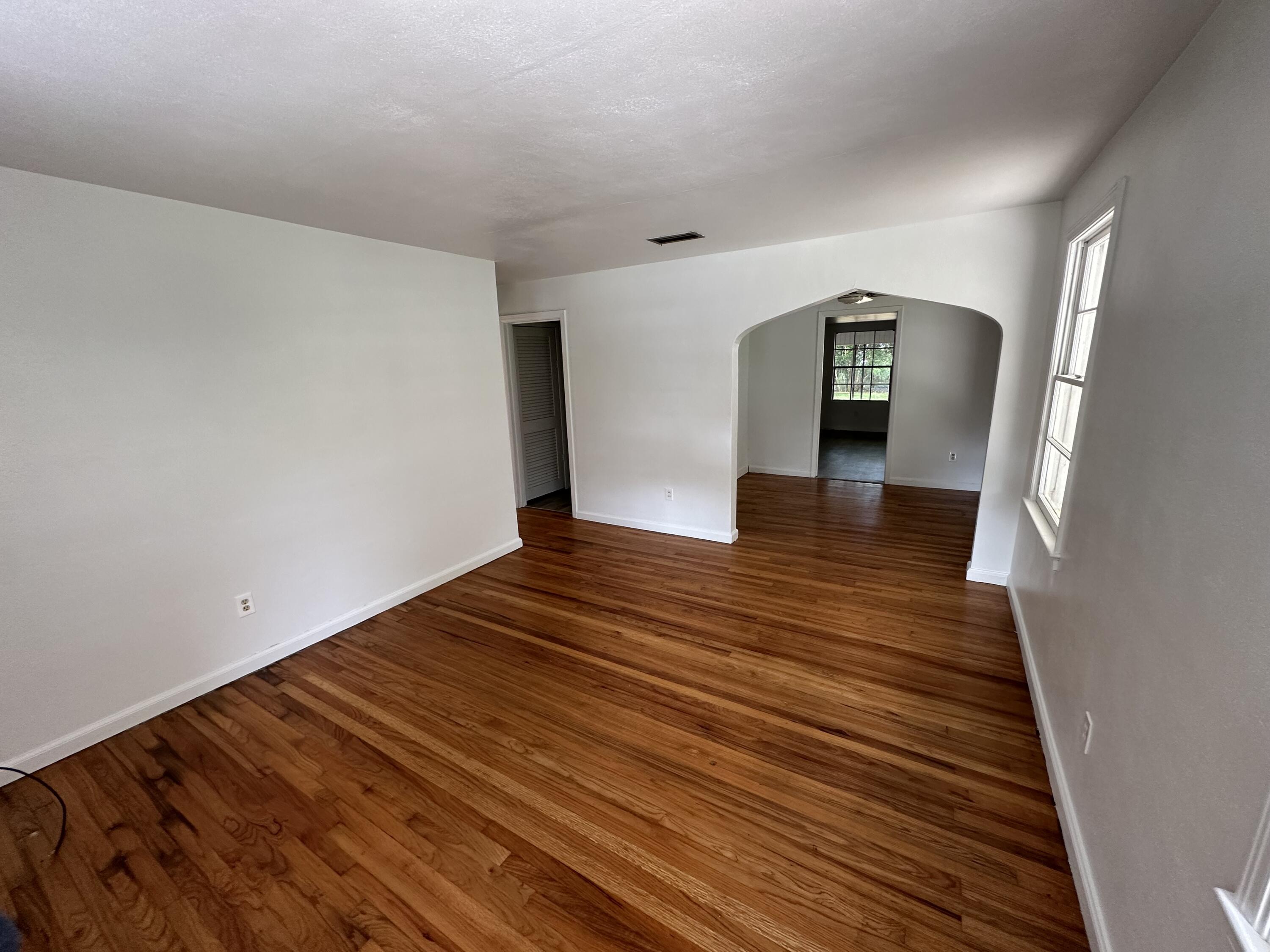 GARNIERS BEACH - Residential Lease