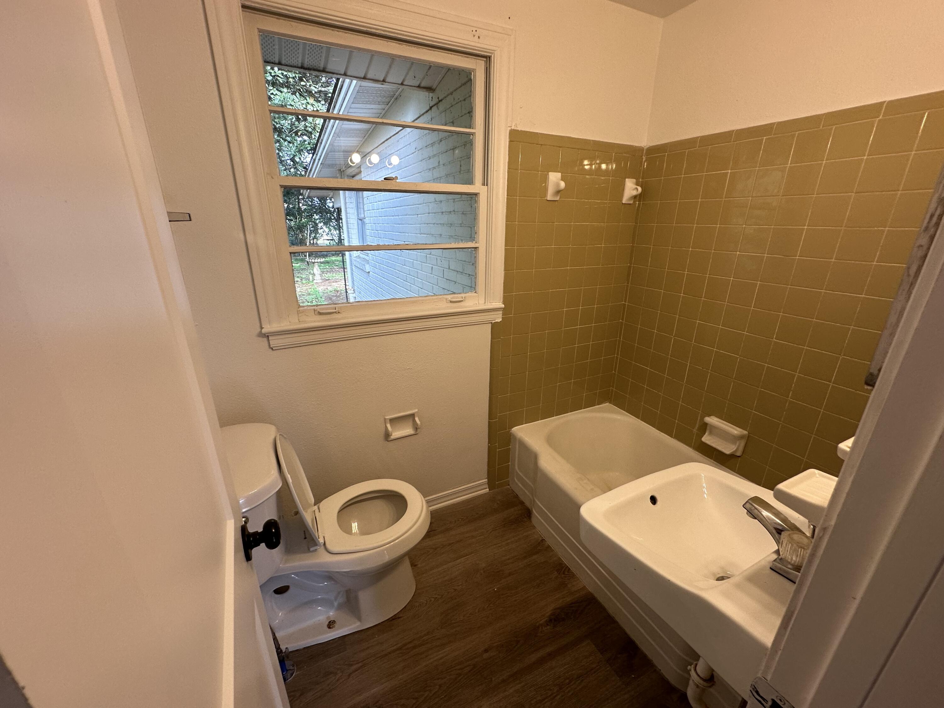 GARNIERS BEACH - Residential Lease