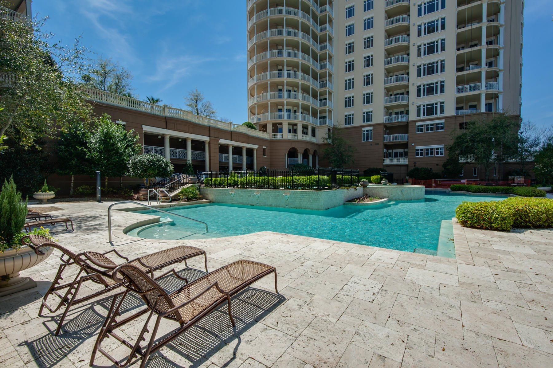 ONE WATER PLACE - Residential