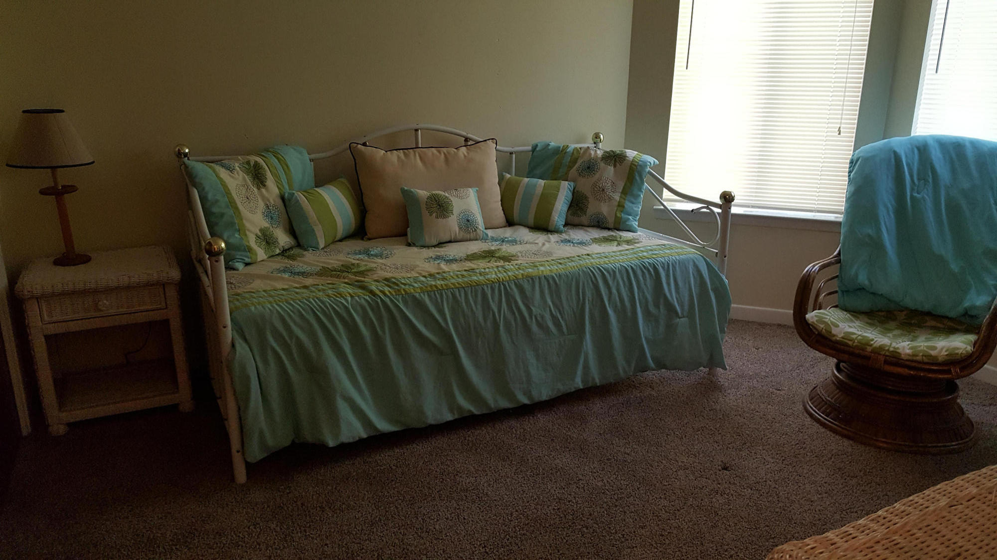 GARDEN OAKS CONDO - Residential Lease