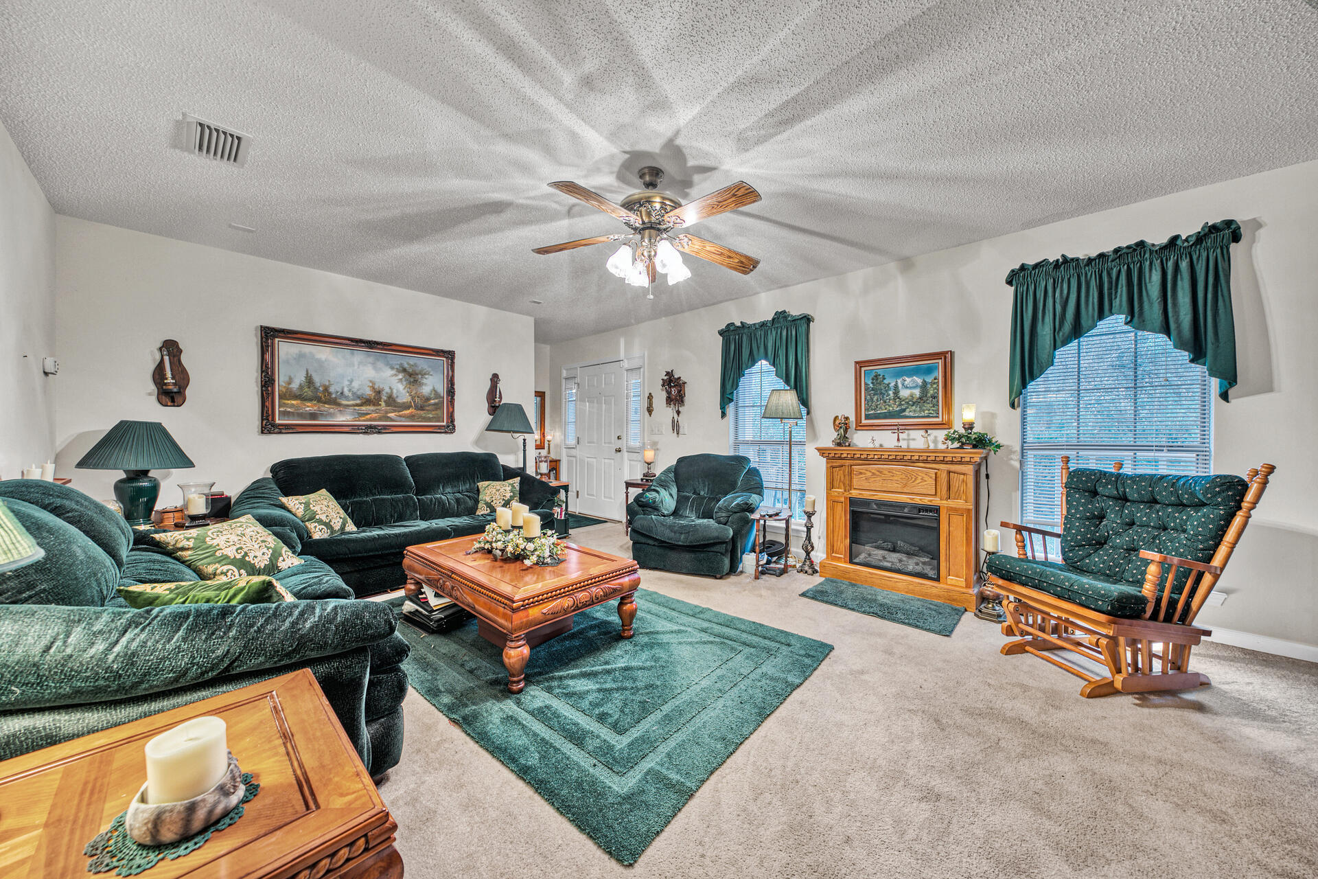 COUNTRY CLUB ESTATES - Residential