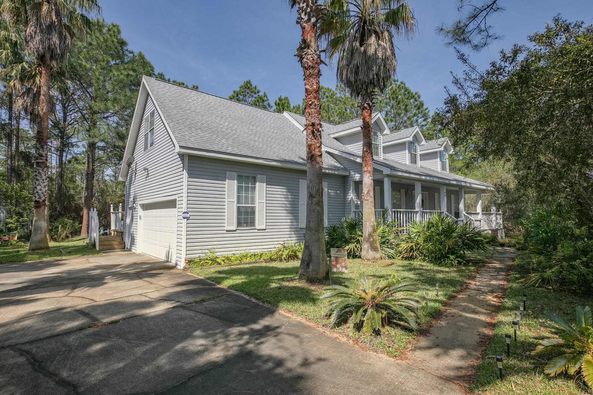 COUNTRY CLUB ESTATES - Residential