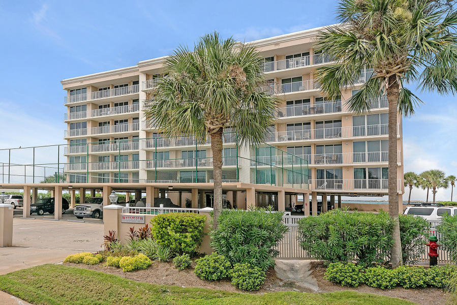 WATERVIEW TOWERS - Residential