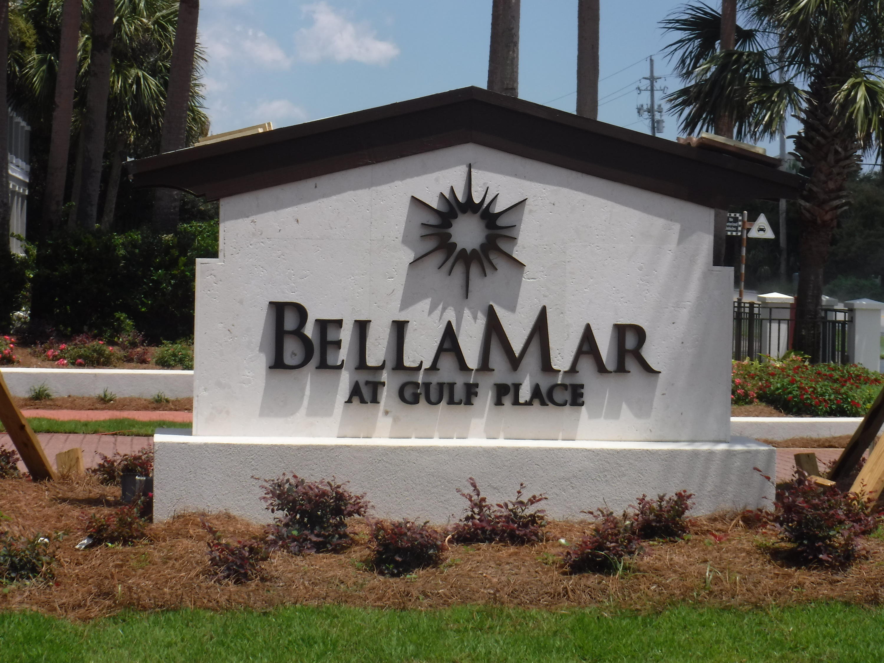 Perfect place to build your dream home.High elevations and non rental.Bellamar has 4 dedicated beach accesses, across the street from the Vue. Also there are all the amenities at Gulf Place next door. You are close to shopping and fantastic restaurants. Make this beautiful  area you next home.