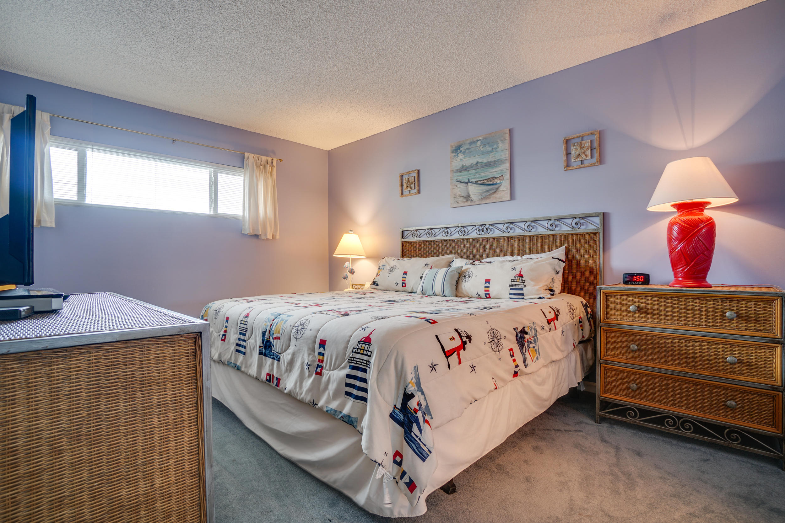 HOLIDAY SURF & RACQUET - Residential