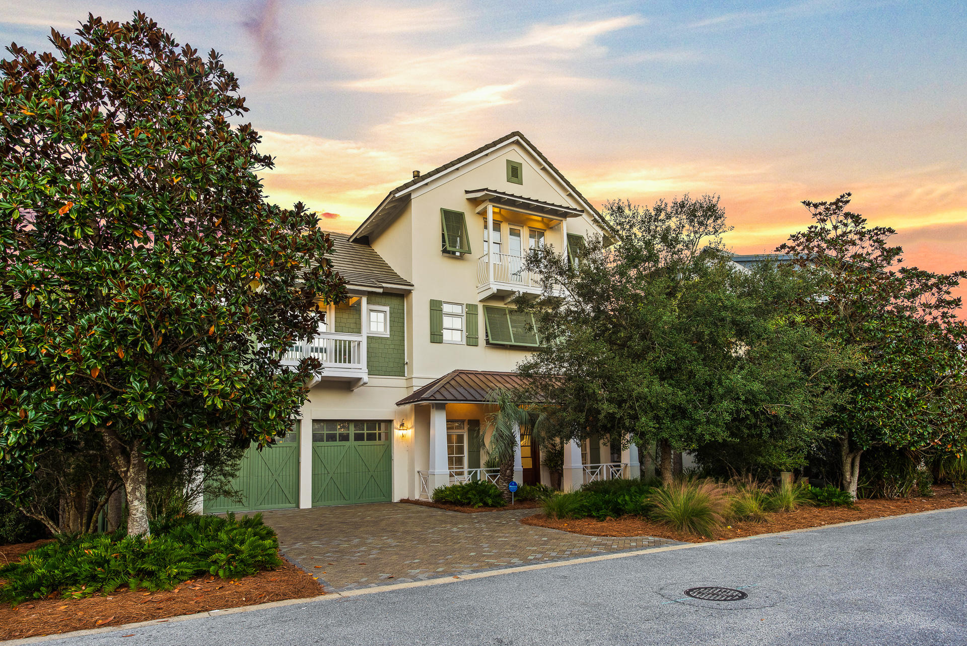 RETREAT THE - Residential