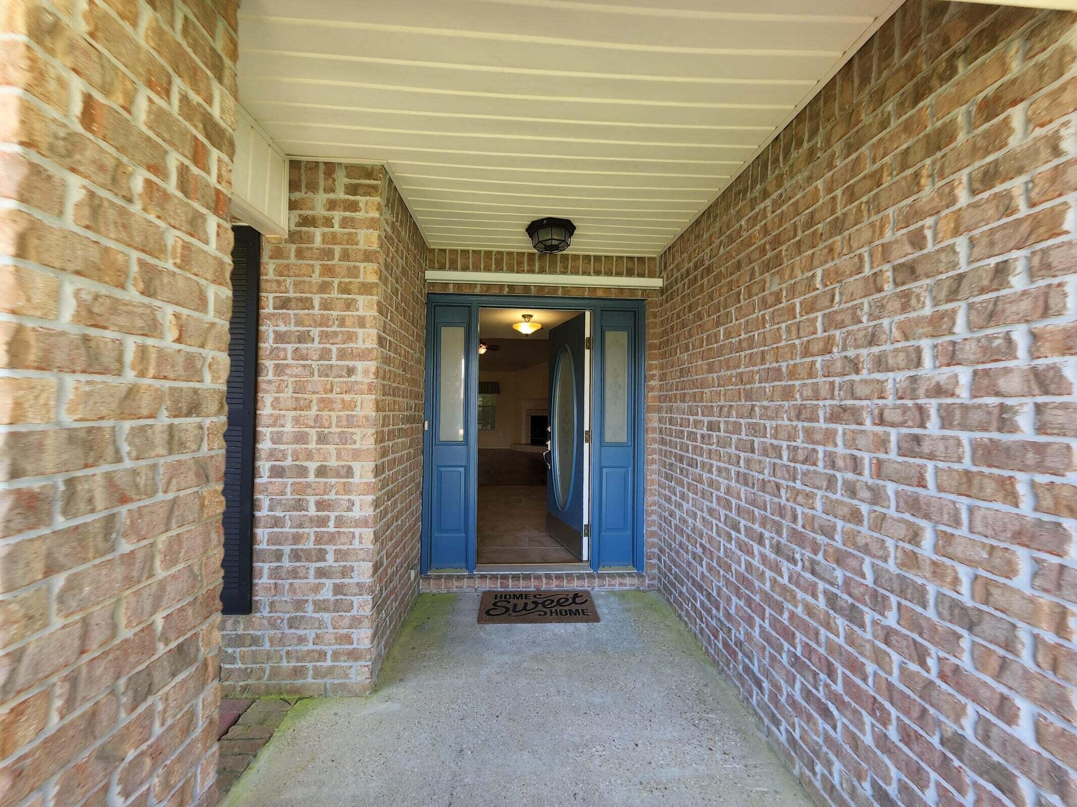 CREETWOODS - Residential Lease