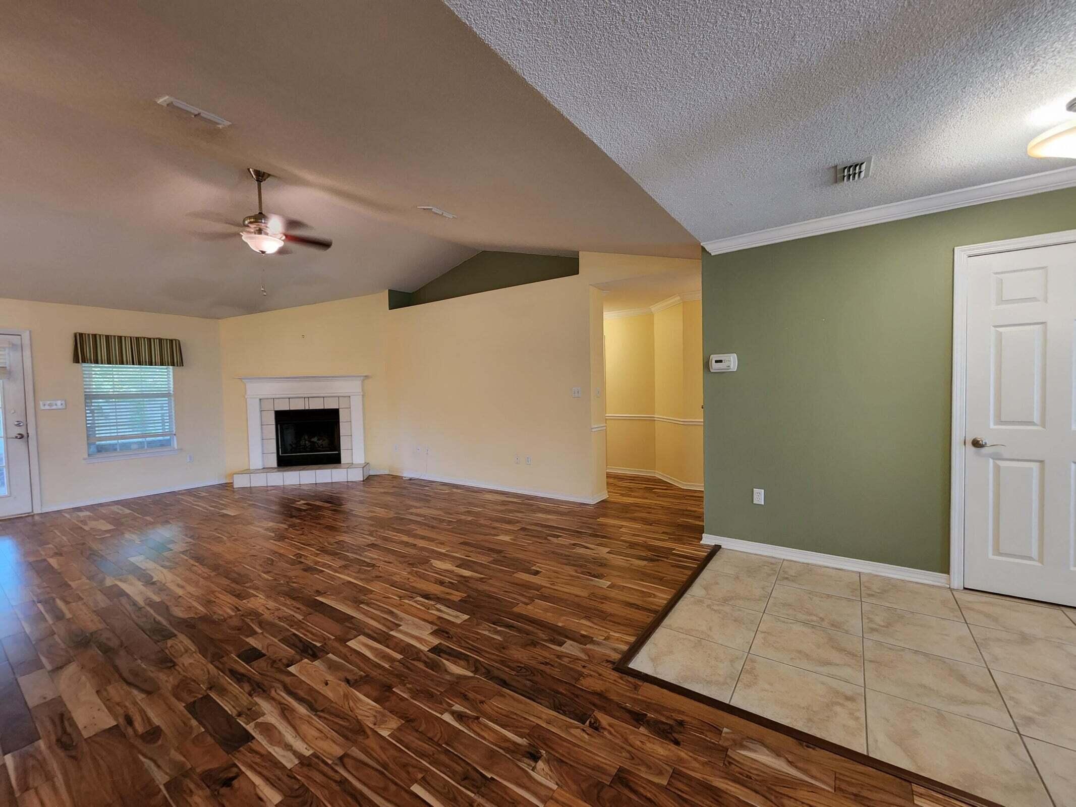 CREETWOODS - Residential Lease