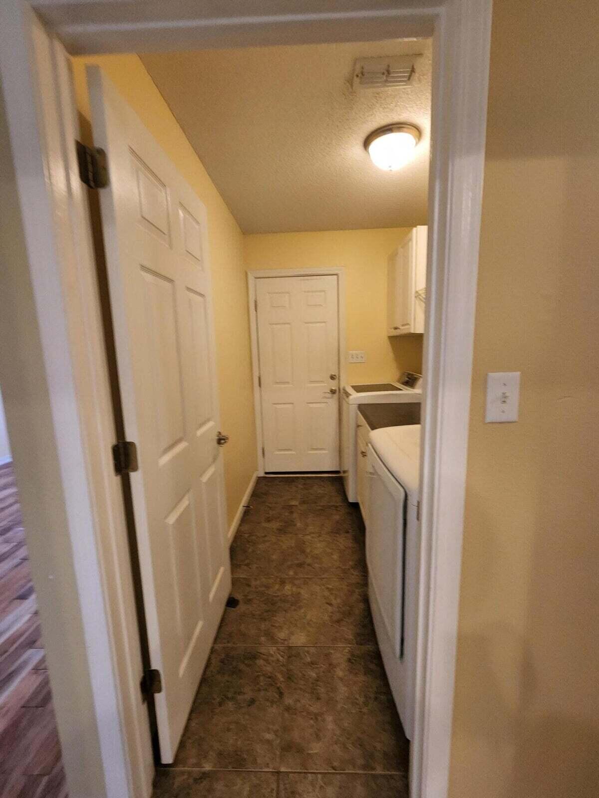 CREETWOODS - Residential Lease