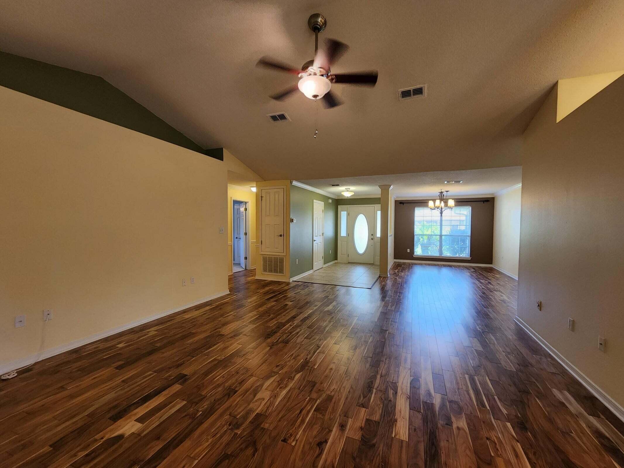 CREETWOODS - Residential Lease