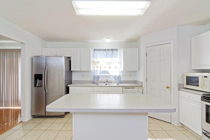 WESTVIEW ESTATES PH 1 - Residential Lease