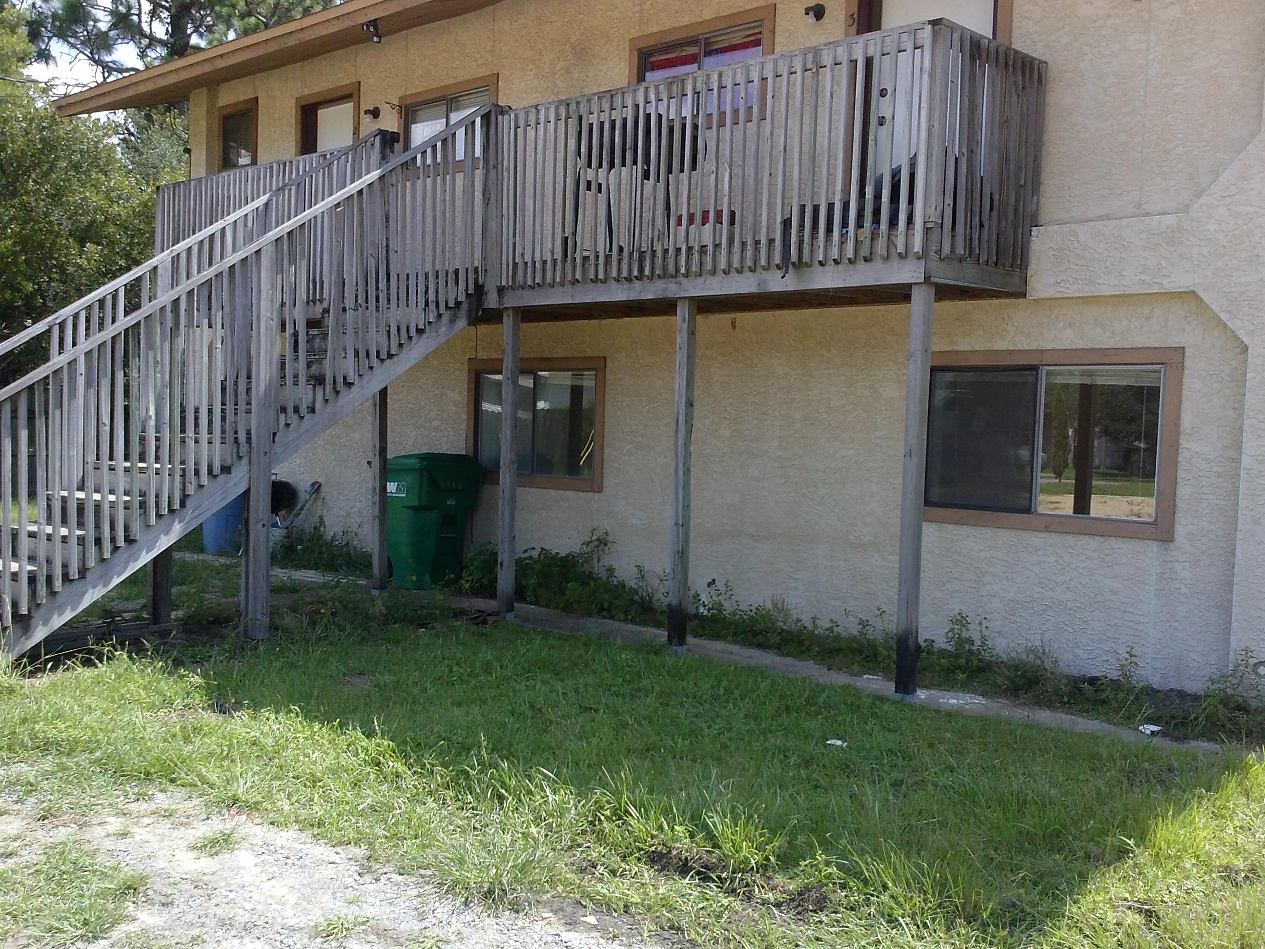 PORT DIXIE LOTS 3 TO 5 INC BLK 49 1102-1426 AND S1/2 OF ALLEY N AND ADJACENT THEREOF AND N 20FT OF V - Residential Lease