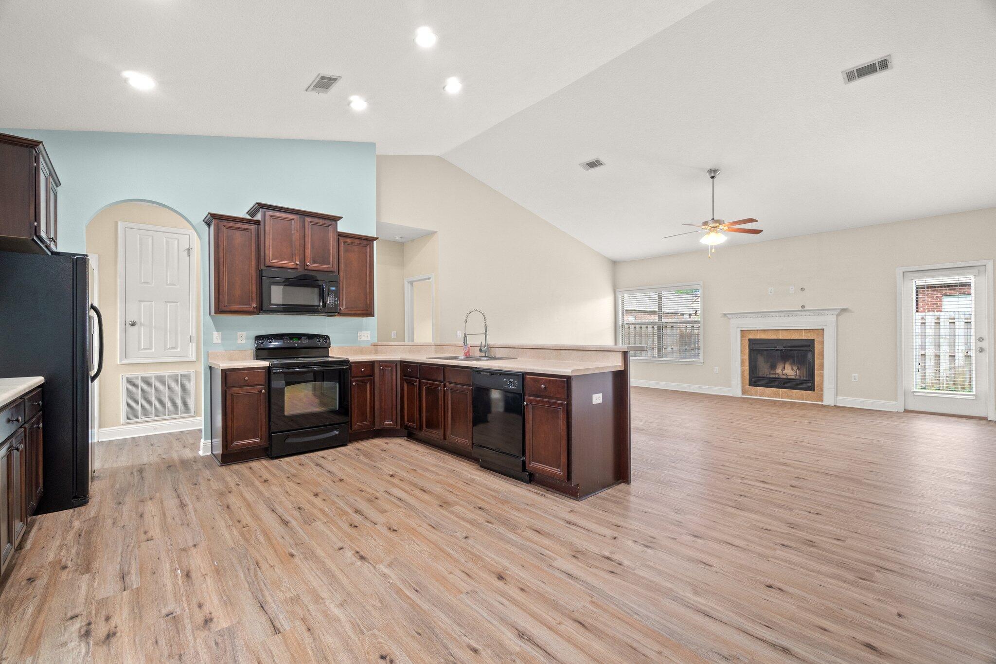 PEACH CREEK PH 1 - Residential Lease