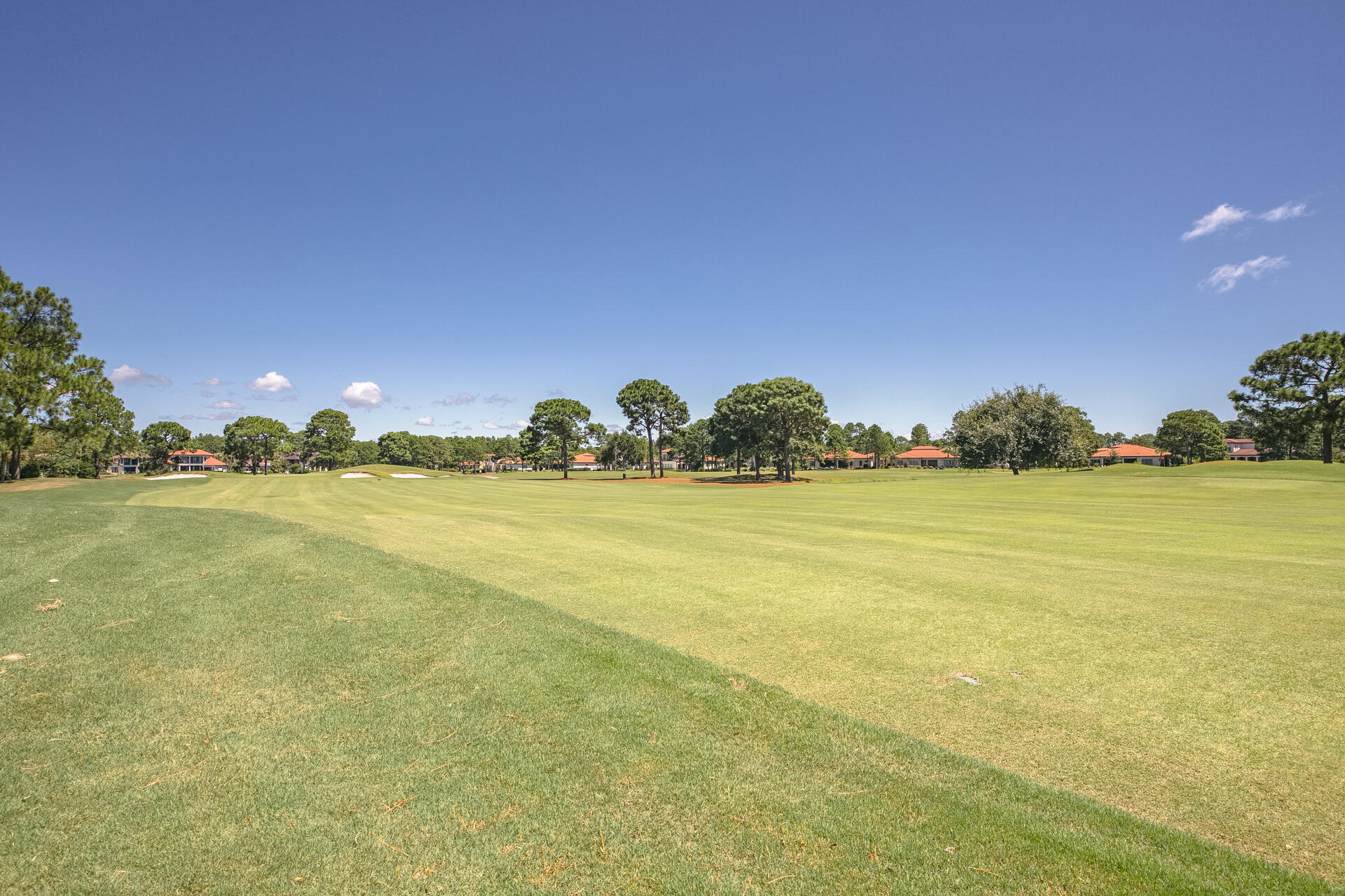 VILLA LAGO - Residential