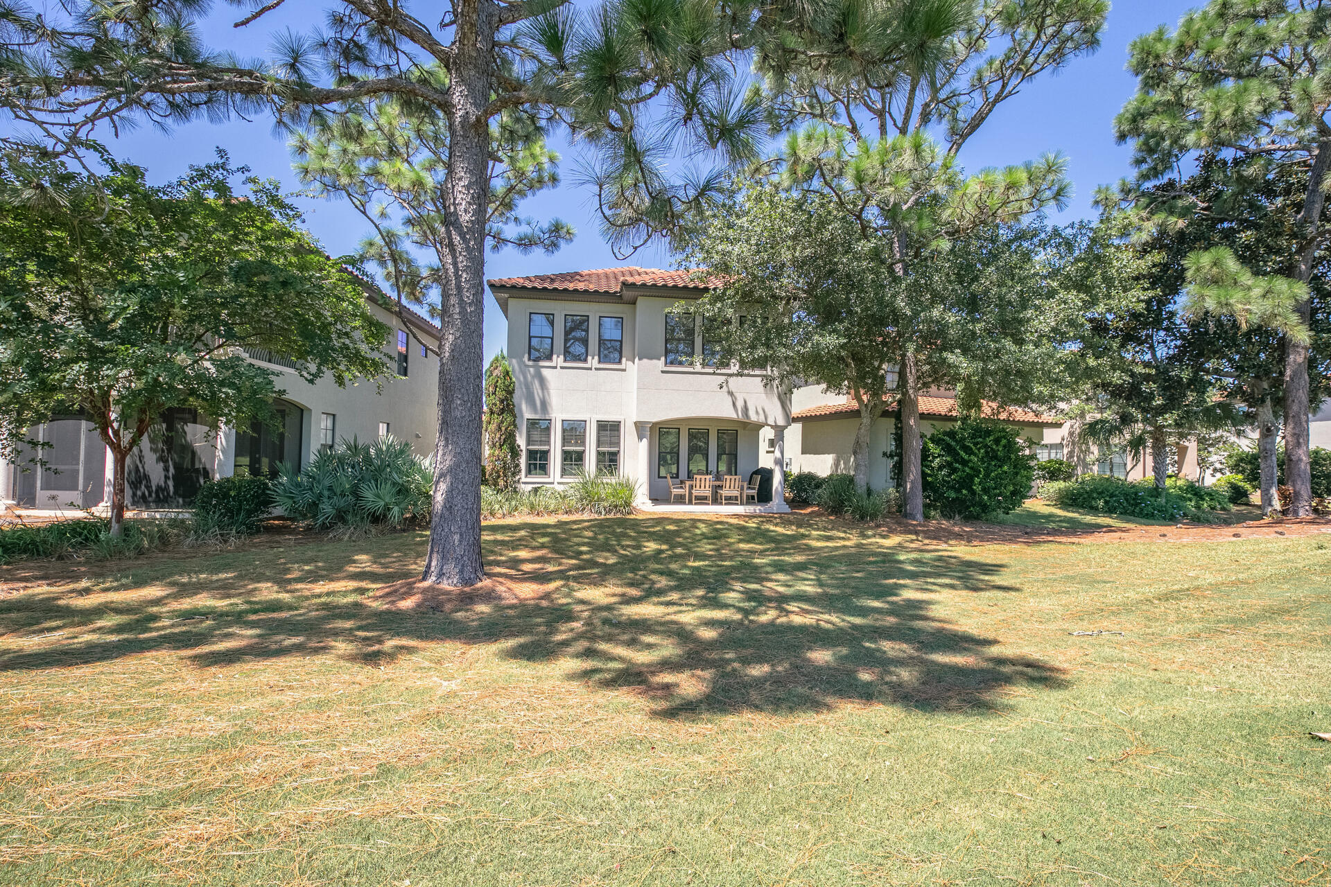 VILLA LAGO - Residential