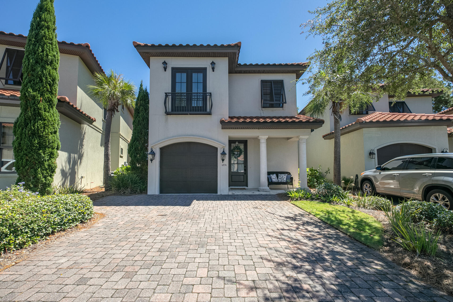 VILLA LAGO - Residential