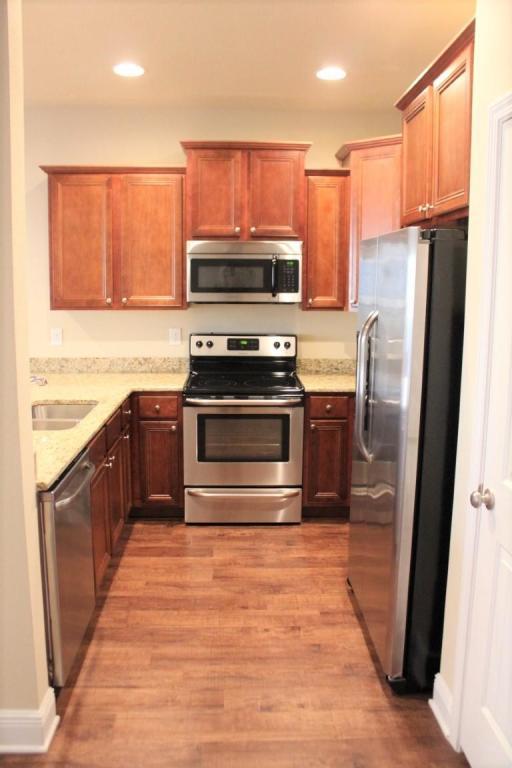 RESERVE POINTE - Residential Lease