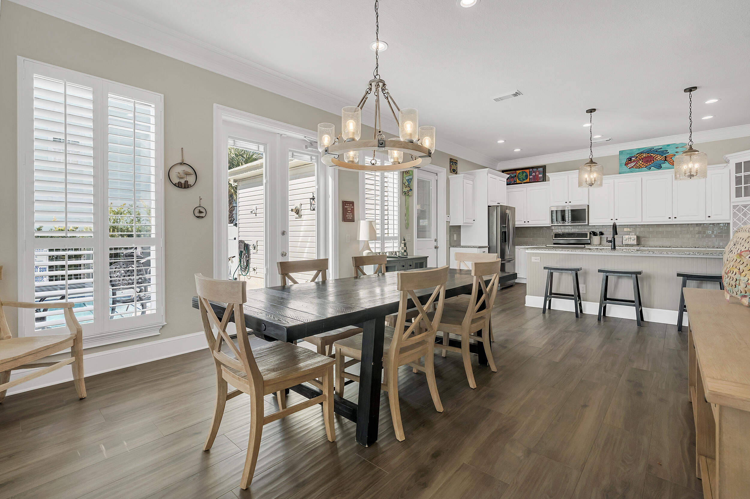 CRYSTAL SHORES - Residential