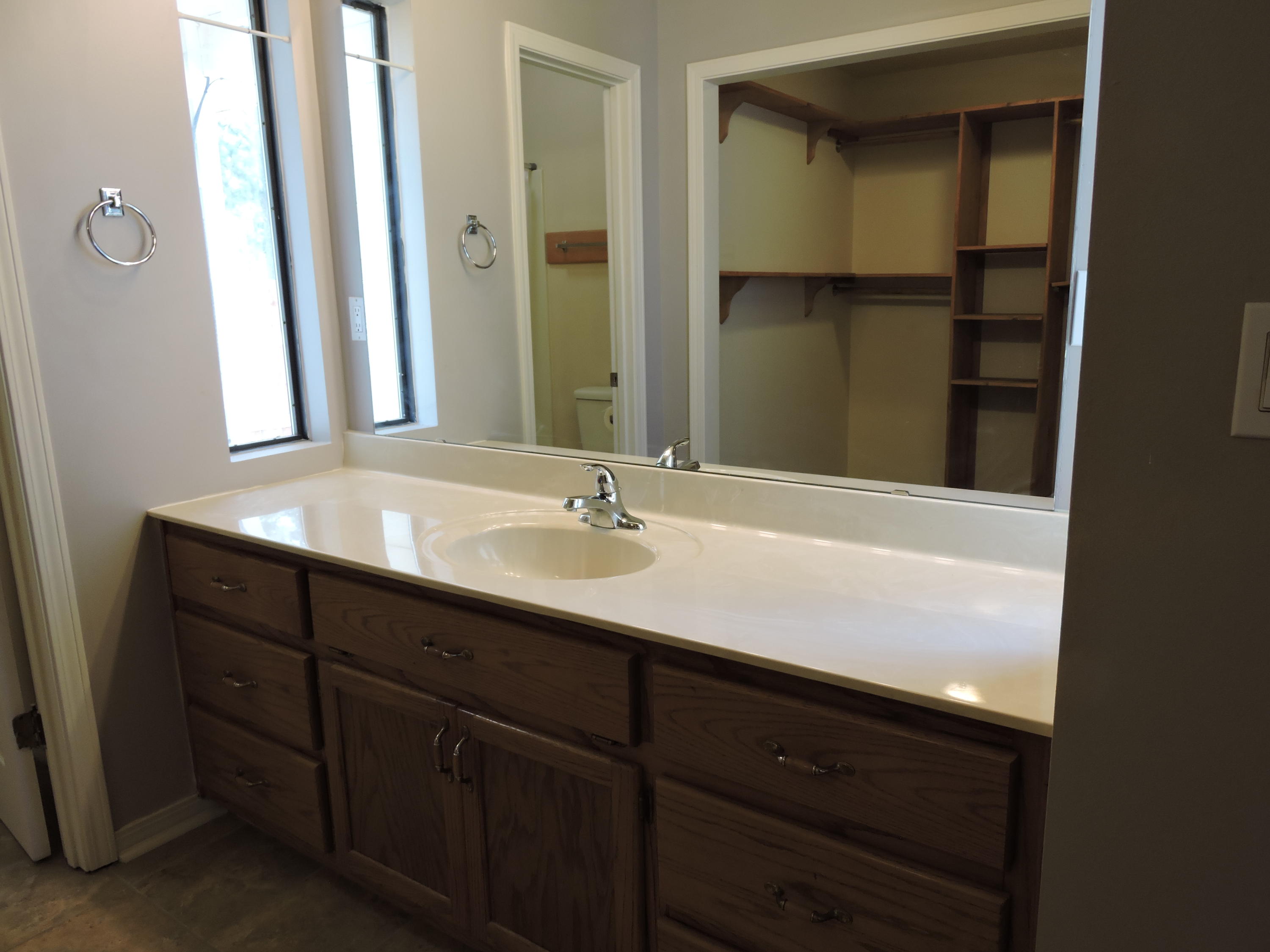 COUNTRYVIEW ESTATES 5TH ADDN - Residential Lease
