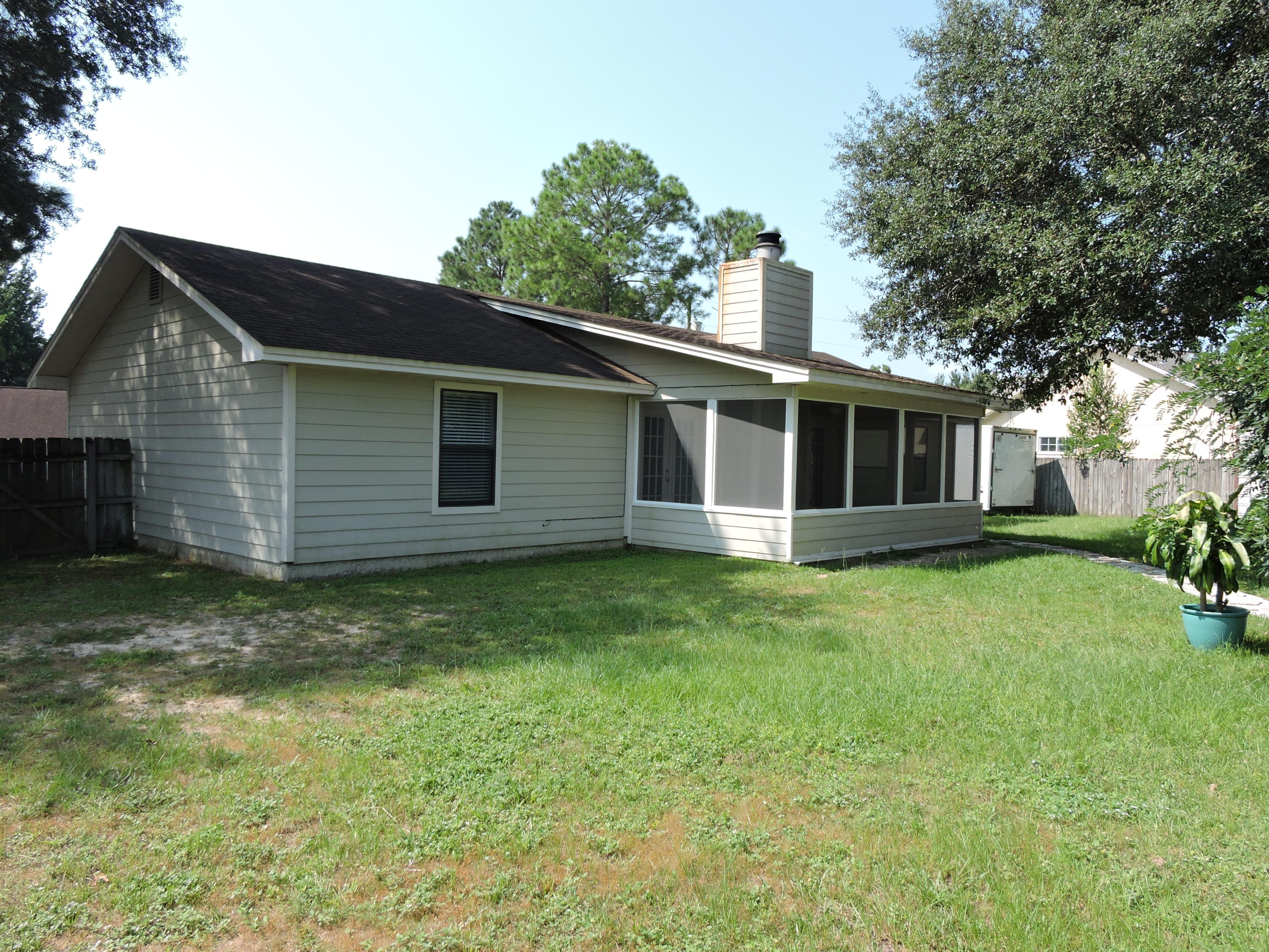COUNTRYVIEW ESTATES 5TH ADDN - Residential Lease