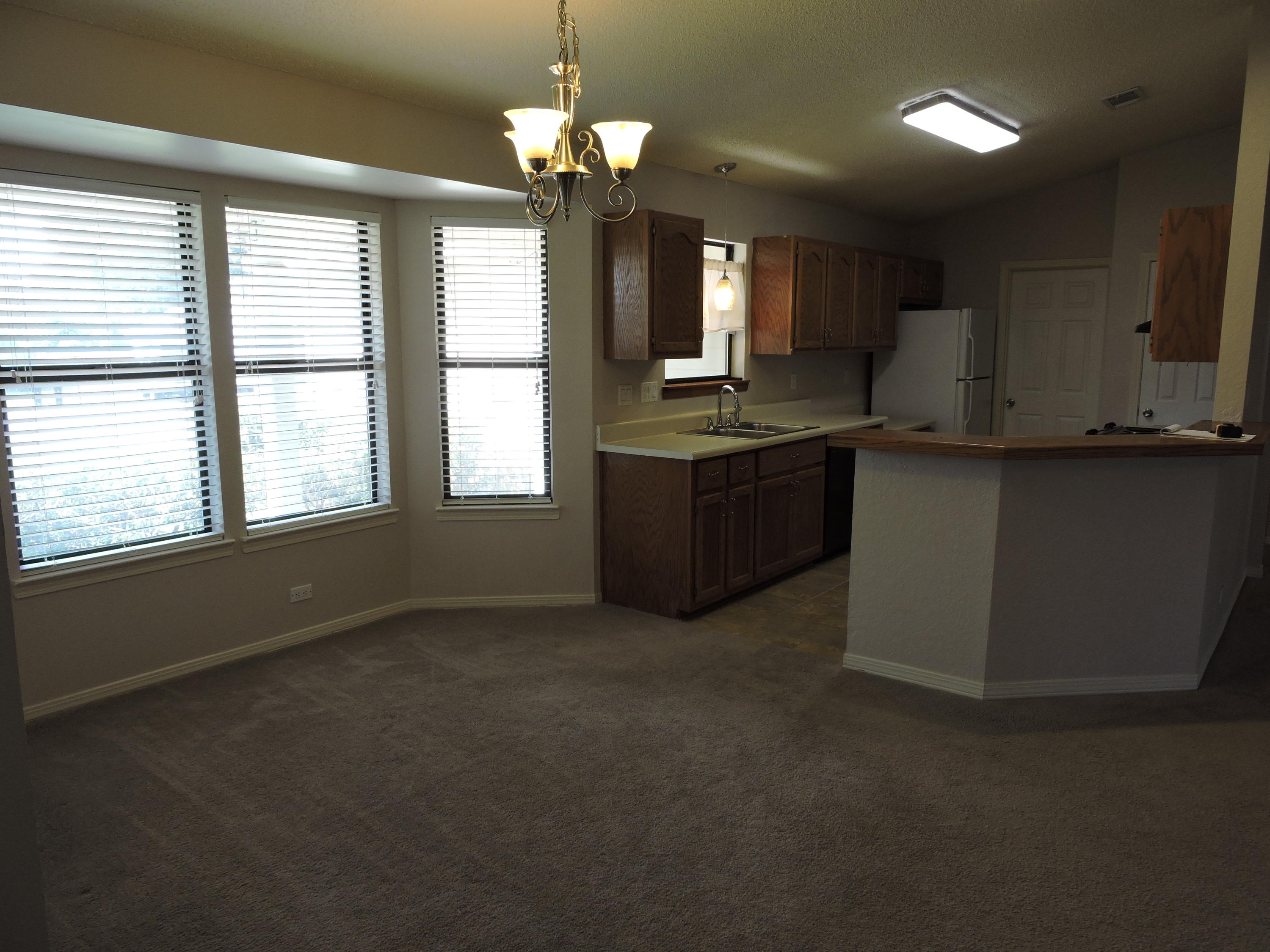 COUNTRYVIEW ESTATES 5TH ADDN - Residential Lease