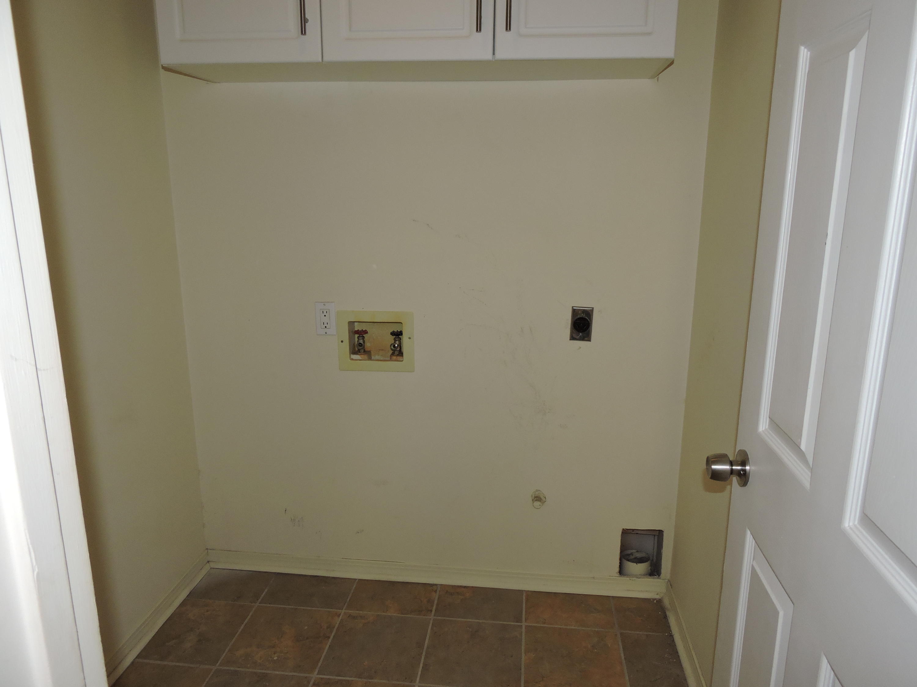COUNTRYVIEW ESTATES 5TH ADDN - Residential Lease