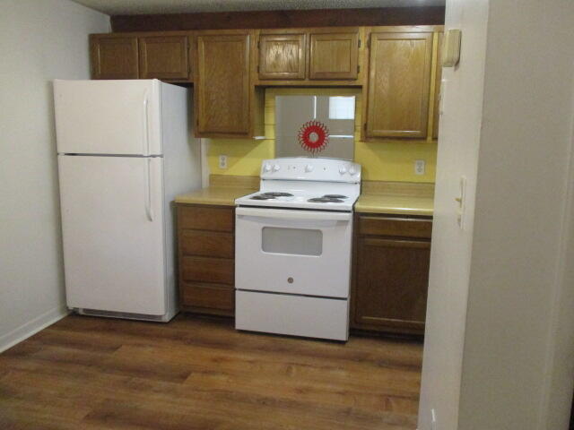 EDGEWATER - Residential Lease