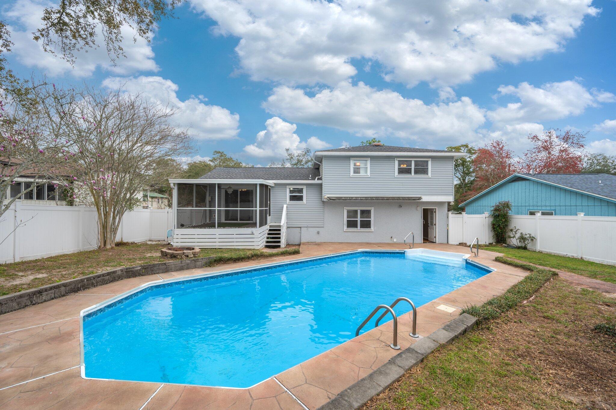 CREEKSIDE 3 - Residential Lease