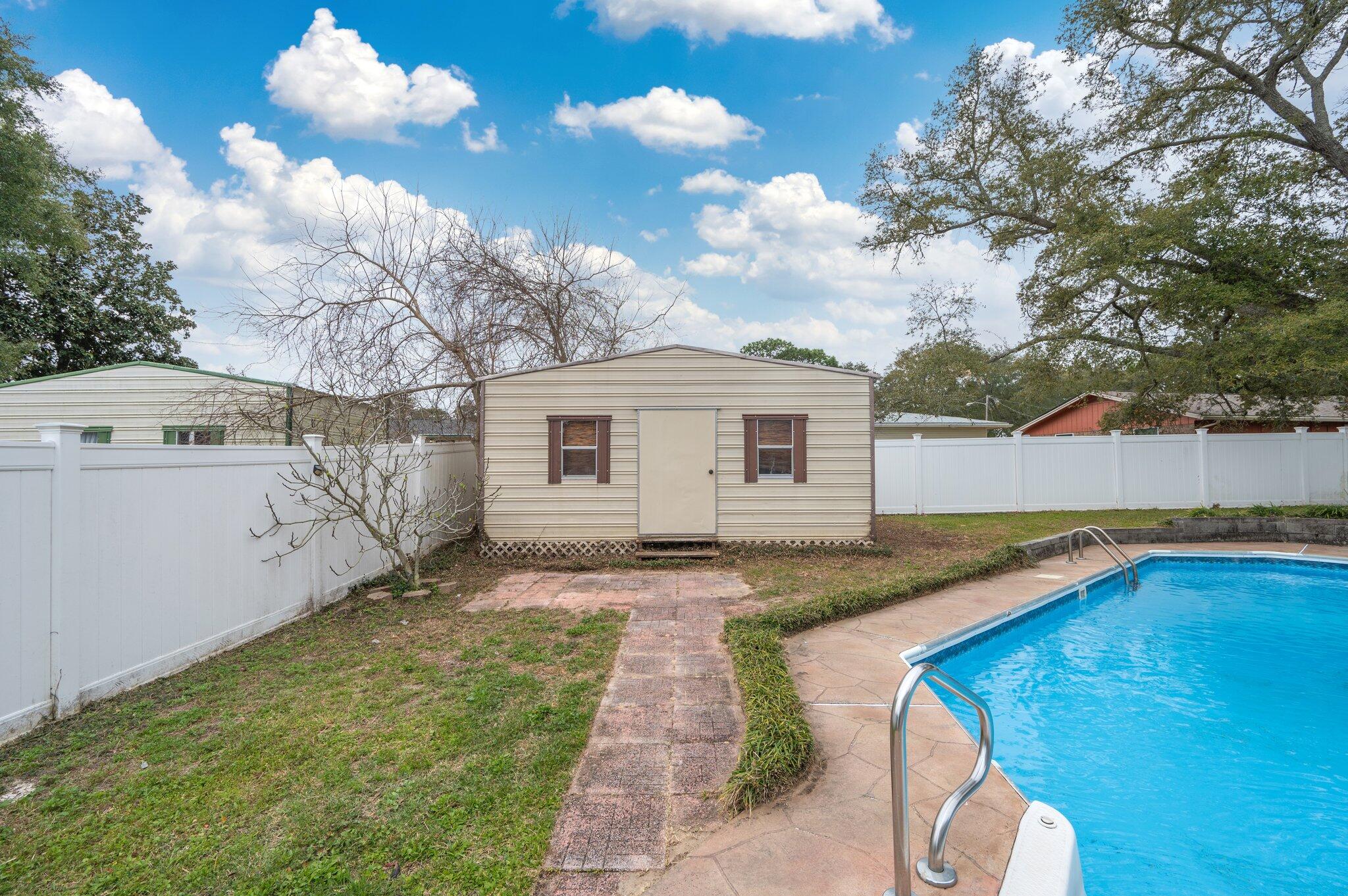 CREEKSIDE 3 - Residential Lease