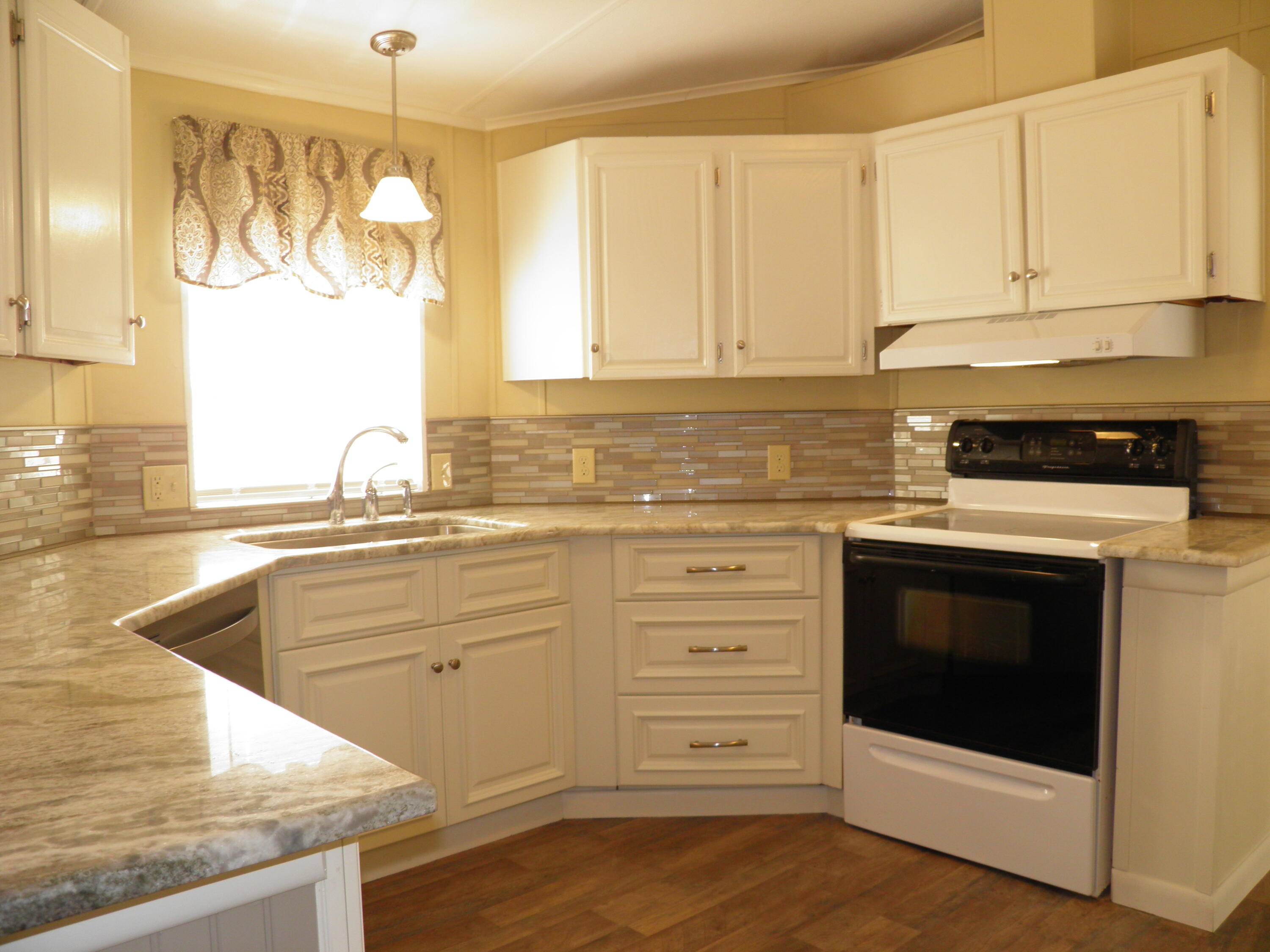 NO RECORDED SUBDIVISION - Residential Lease