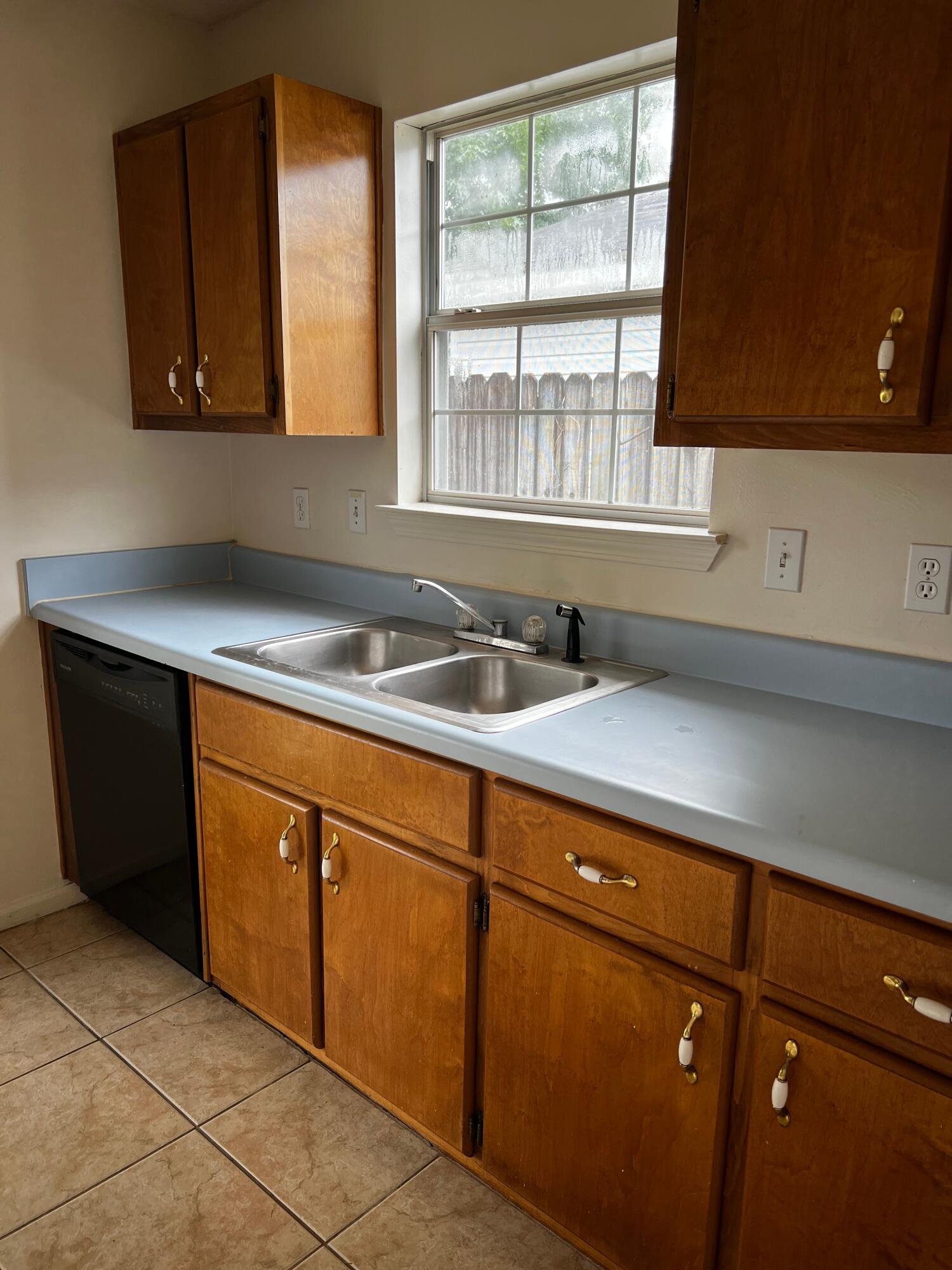 SWEETBRIAR STATION S/D - Residential Lease