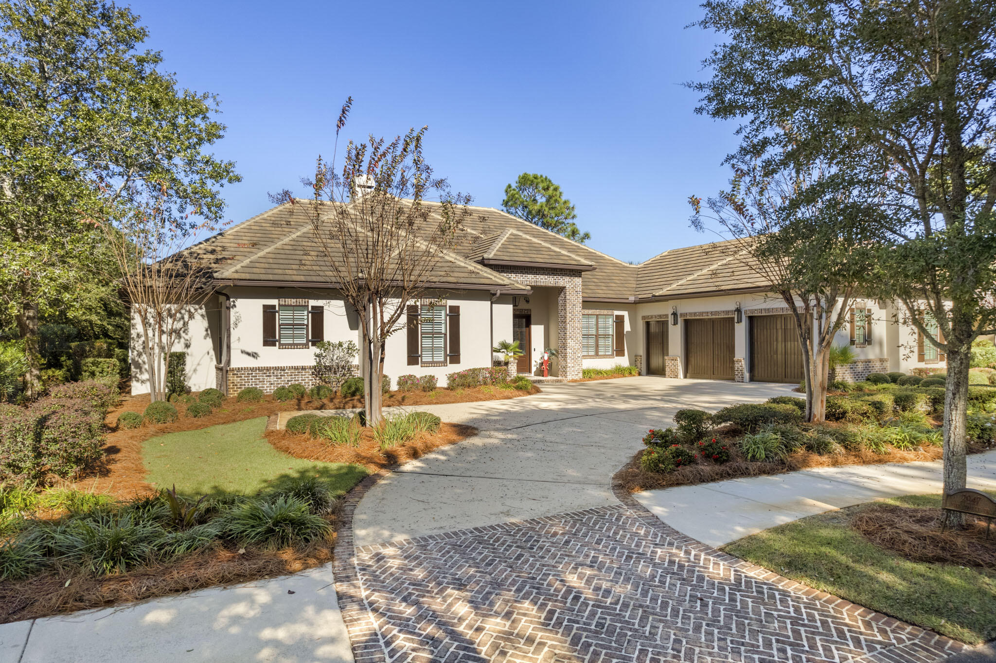 BURNT PINE - Residential