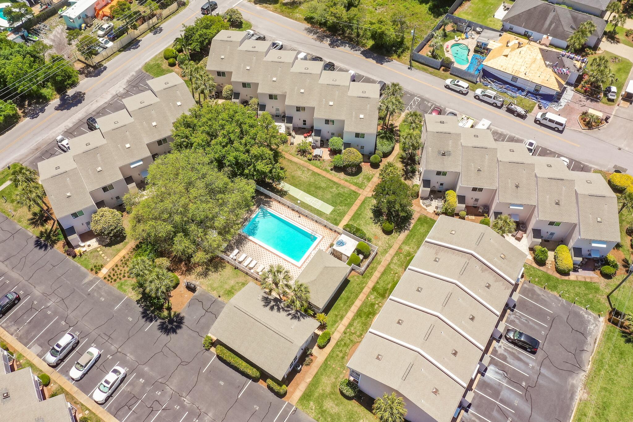 WOODLAND SHORES T/H PH 1 - Residential