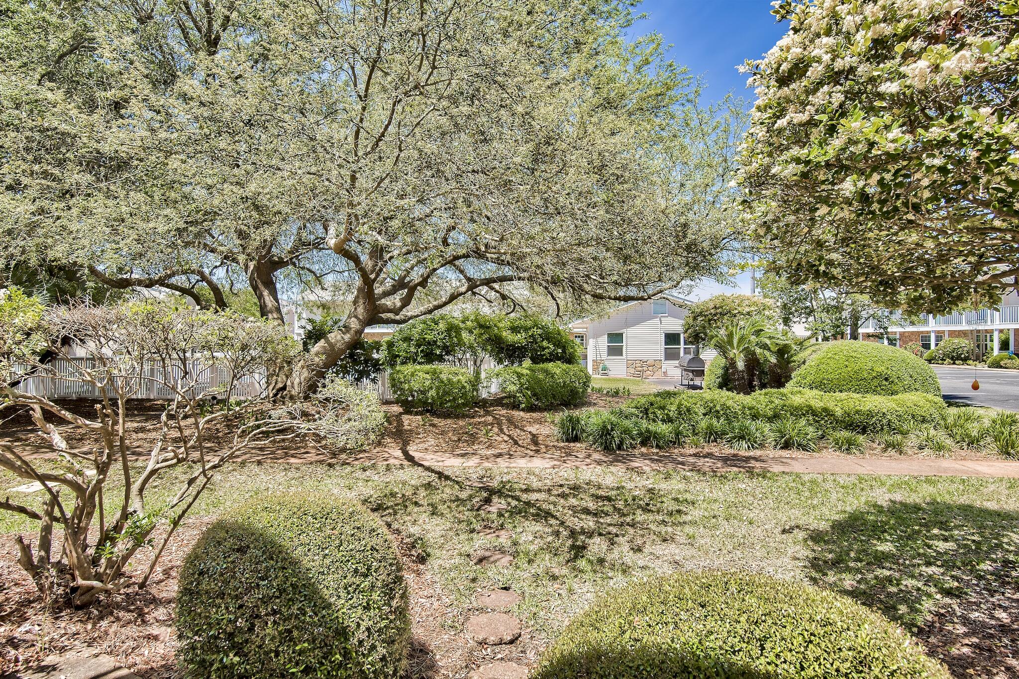 WOODLAND SHORES T/H PH 1 - Residential