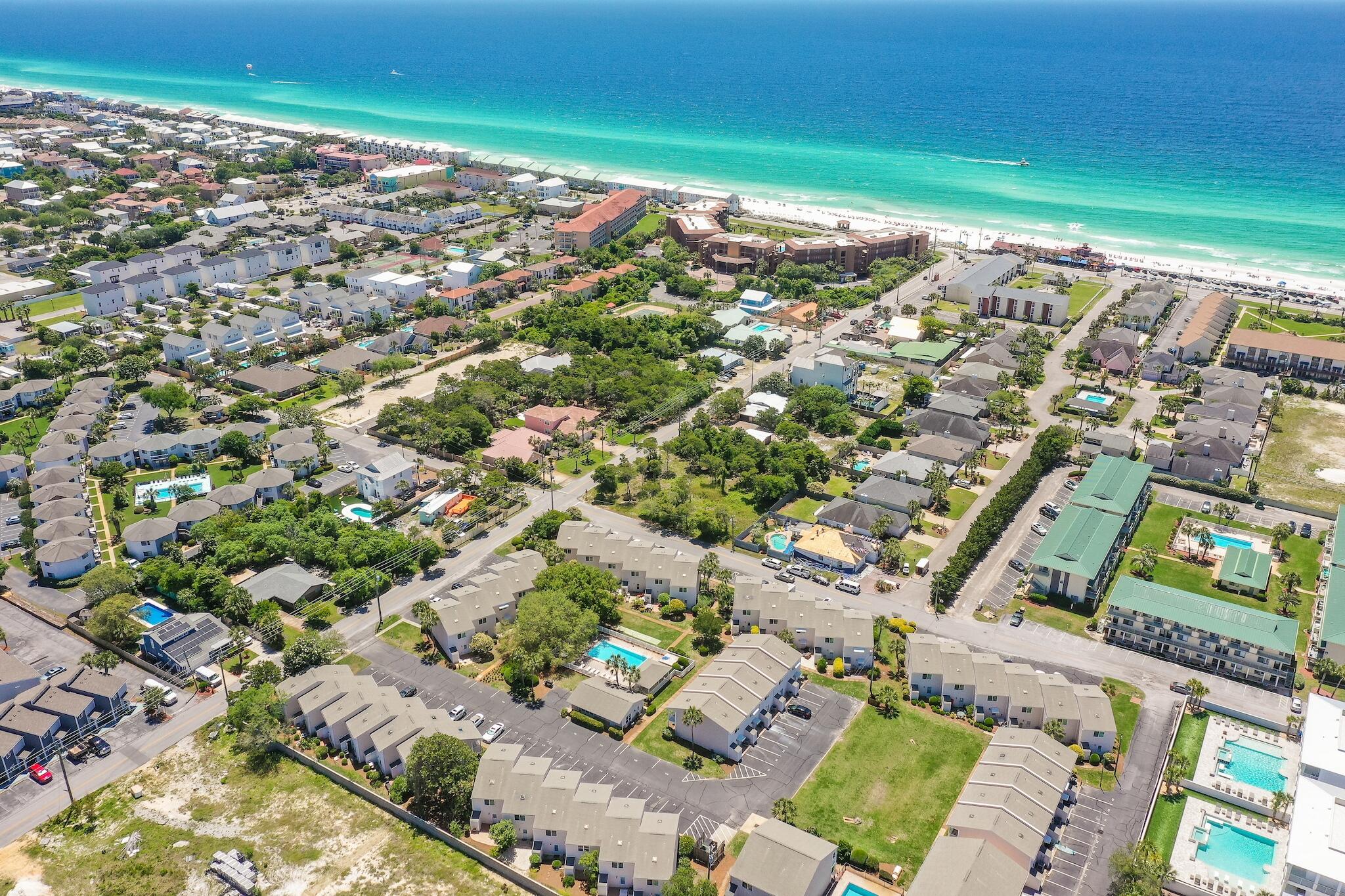 WOODLAND SHORES T/H PH 1 - Residential