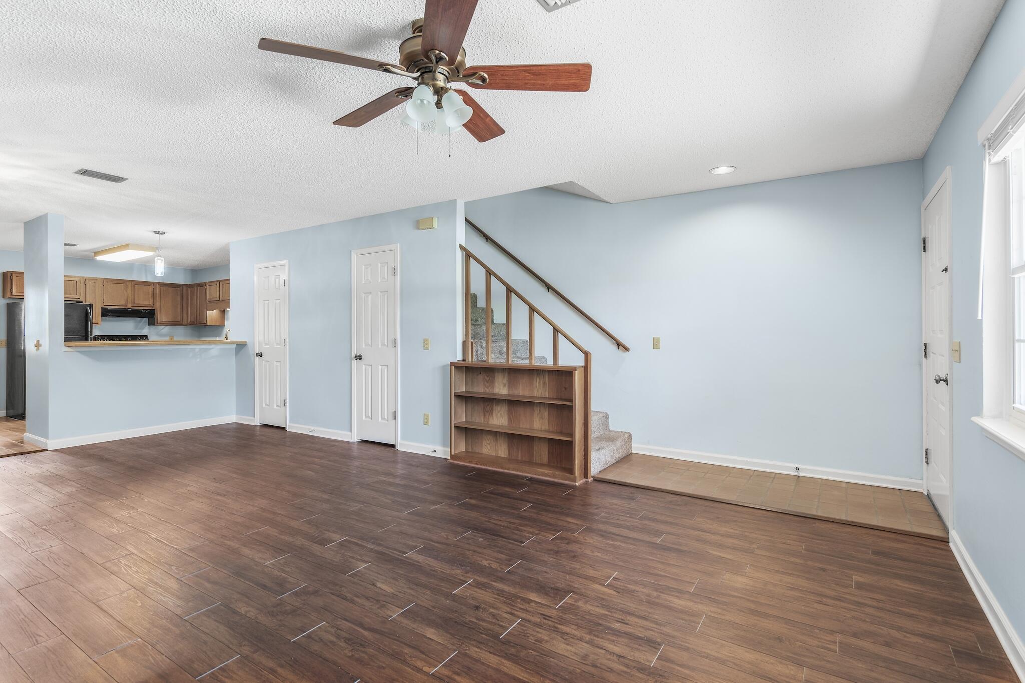WOODLAND SHORES T/H PH 1 - Residential