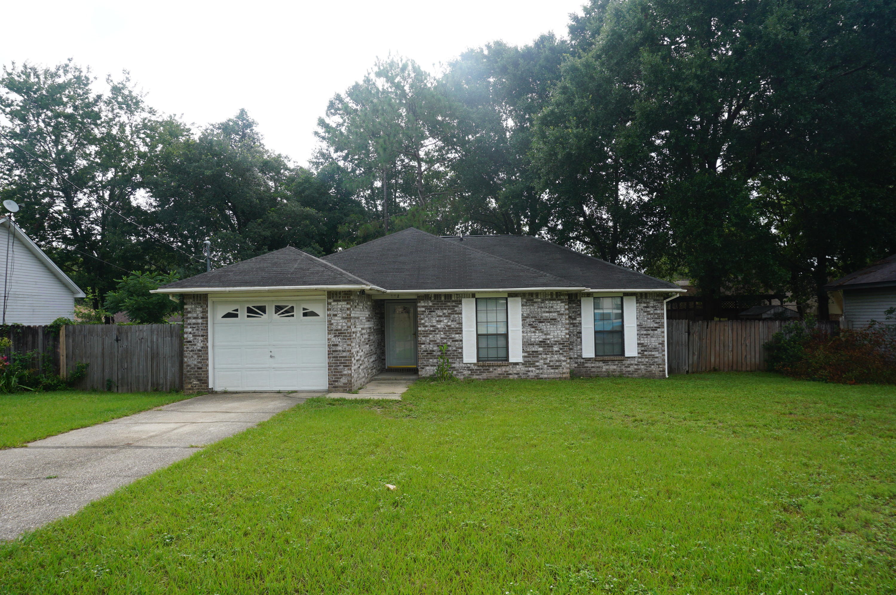 SHOAL TERRACE ESTATES - Residential Lease