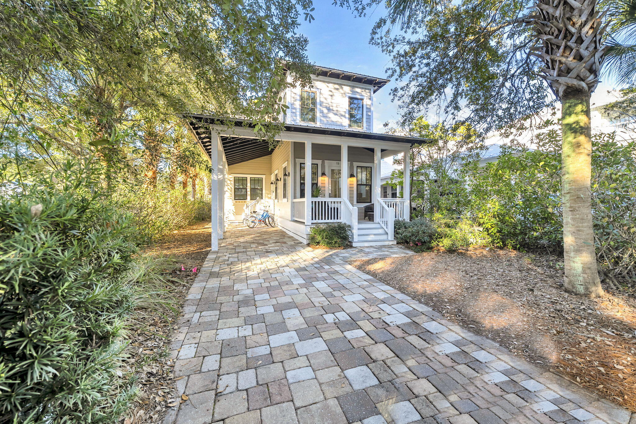 COTTAGES AT EASTERN LAKE - Residential
