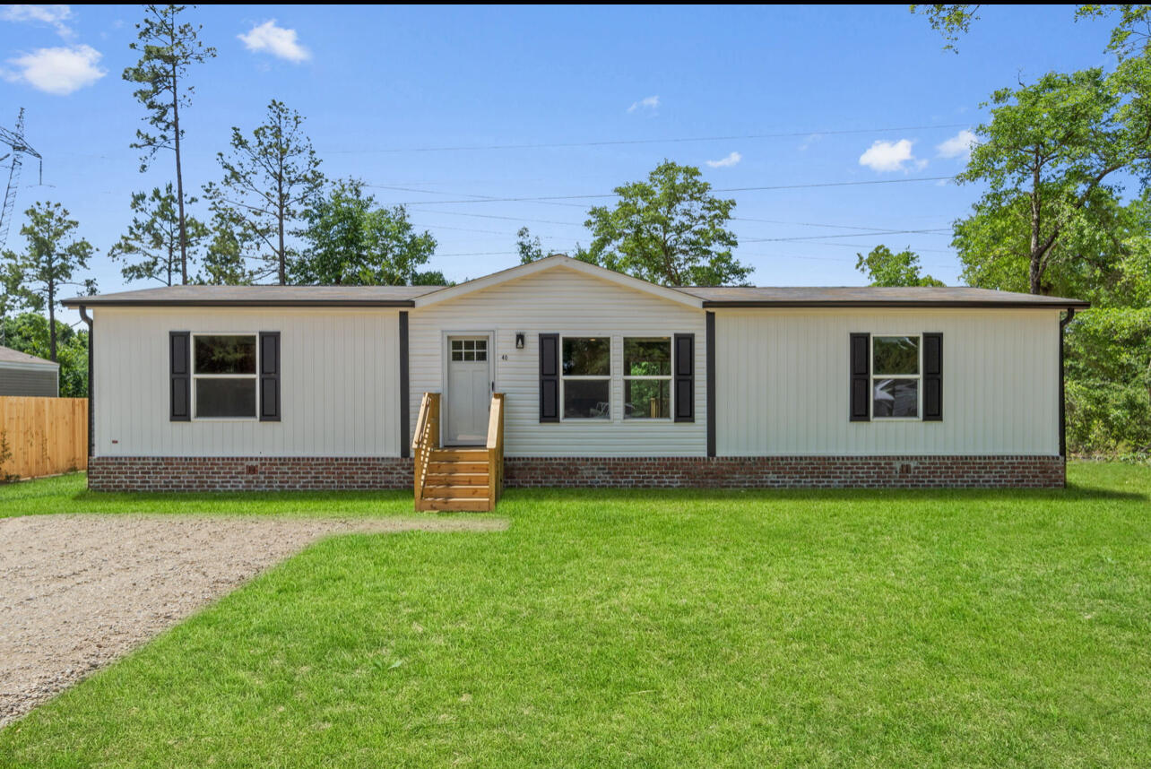 🔥 Just Listed — New Energy Smart Home Packed with Premium Upgrades 🔥
Located just minutes from Florida's most popular beaches, this brand-new home combines high design, energy efficiency, and thoughtful detail throughout—fully move-in ready and built to stand out.
This home features brick skirting, a full dormer, craftsman-style front door, black shutters, and a storm door already installed. Every exterior element is clean, modern, and built to impress.
🍽 A Kitchen That Delivers
Enjoy cooking and gathering in a space that offers:
✔ Samsung stainless steel appliances
✔ Oversized cement-finish island
✔ 42' overhead cabinets, black hardware, and a built-in coffee bar
⚡️ Energy Smart Zero Ready Certified
This home isn't just beautiful—it's built to perform