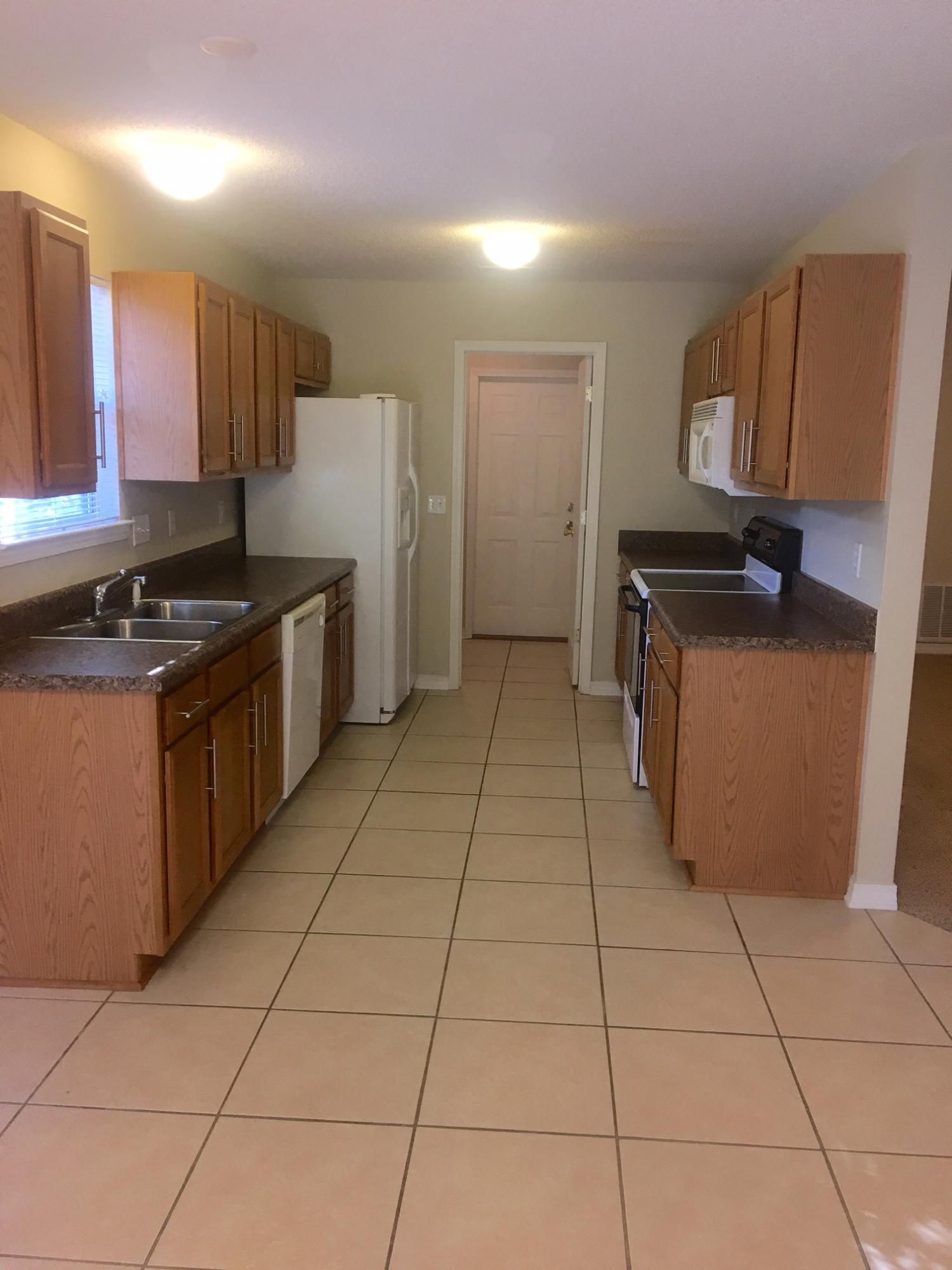 MORRIS ADDN TO CRESTVIEW - Residential Lease