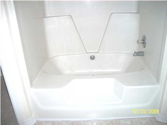 CHEROKEE BEND S/D PH 2 - Residential Lease