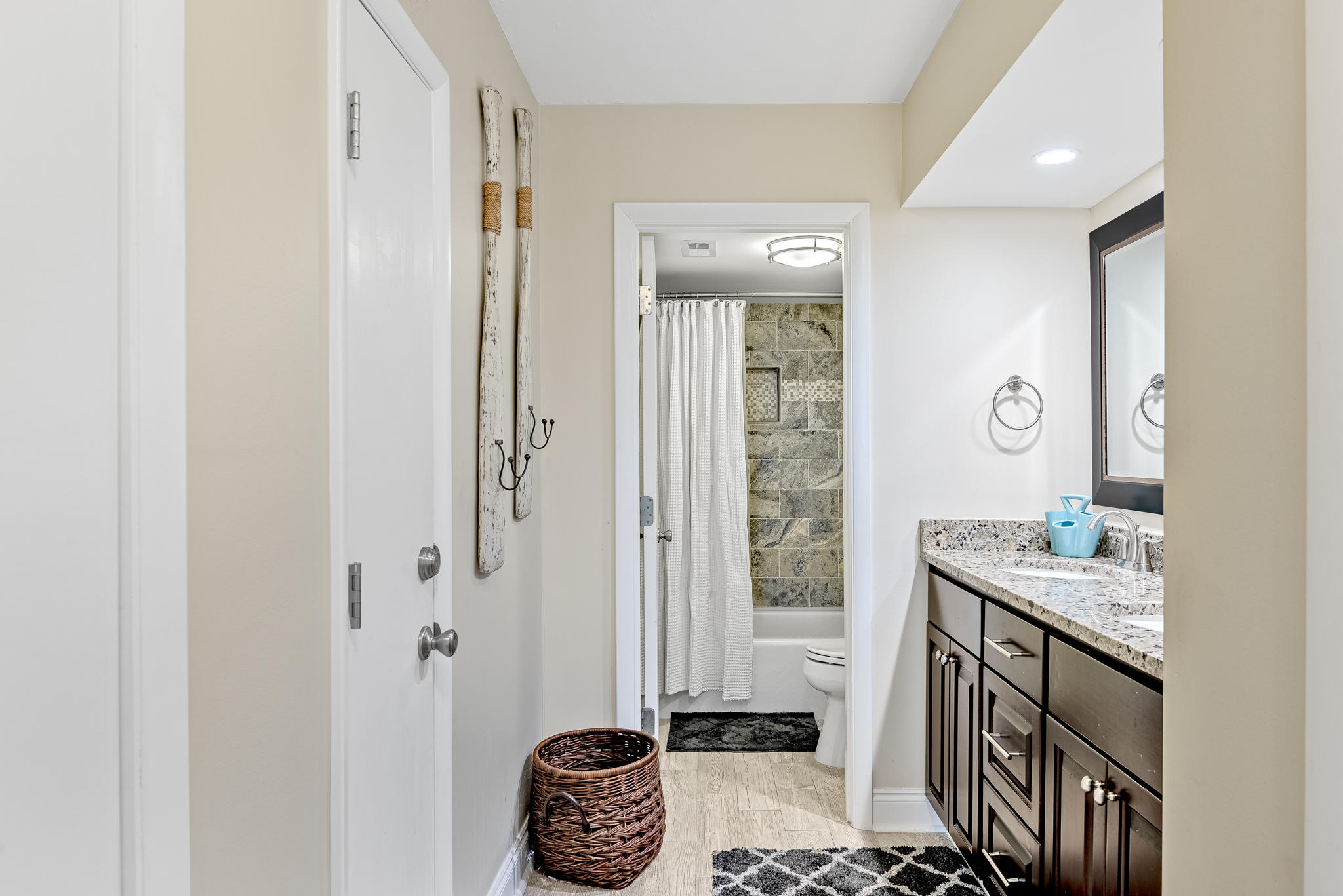 Summerhouse Condo - Residential