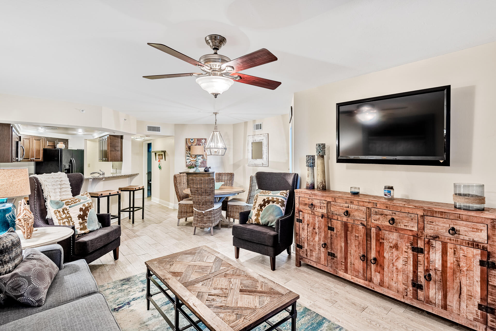 Summerhouse Condo - Residential