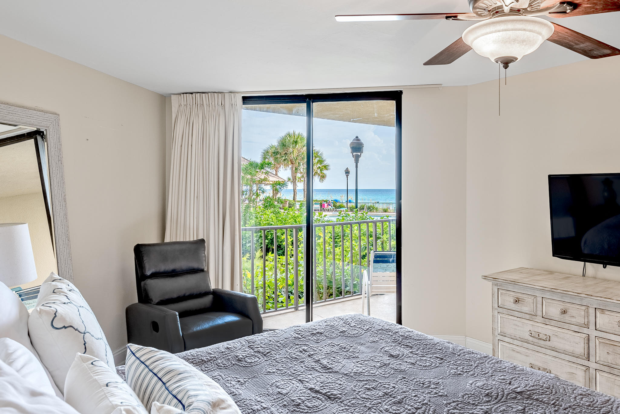 Summerhouse Condo - Residential
