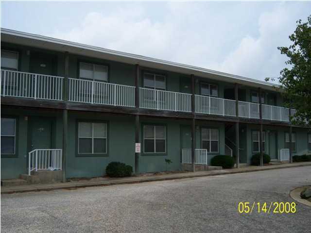 LOCATED JUST WEST OF HURLBURT!! LARGE BEDROOMS AND MORE!! TRASH INCLUDED IN RENT PRICE.