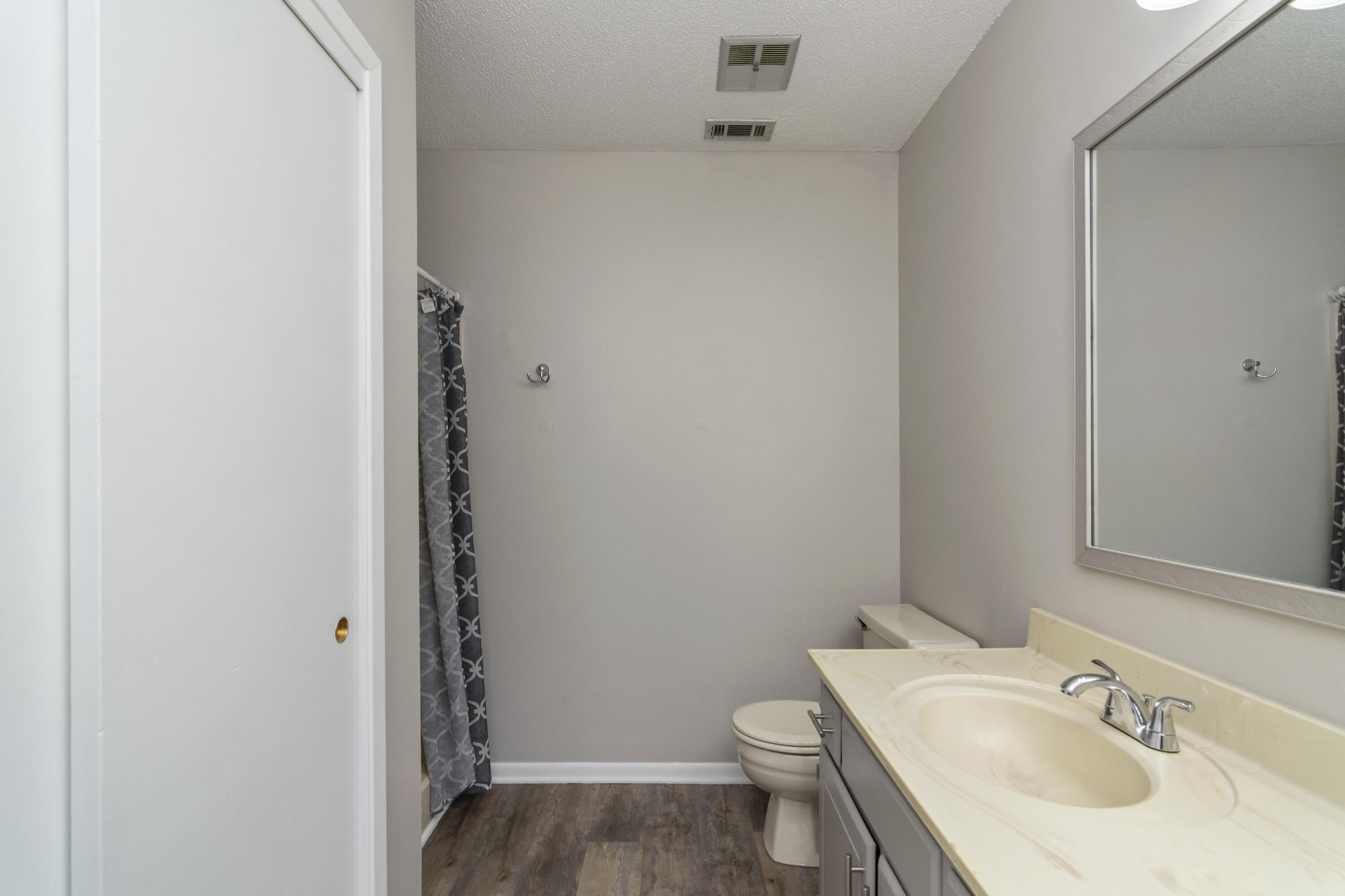 PARKVIEW ESTATES T/H - Residential Lease