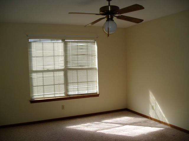 WOODLAND PARK ESTATES - Residential Lease