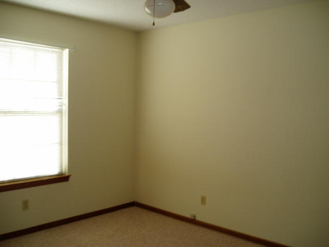 WOODLAND PARK ESTATES - Residential Lease