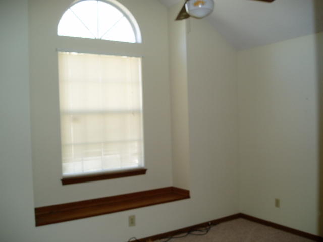 WOODLAND PARK ESTATES - Residential Lease