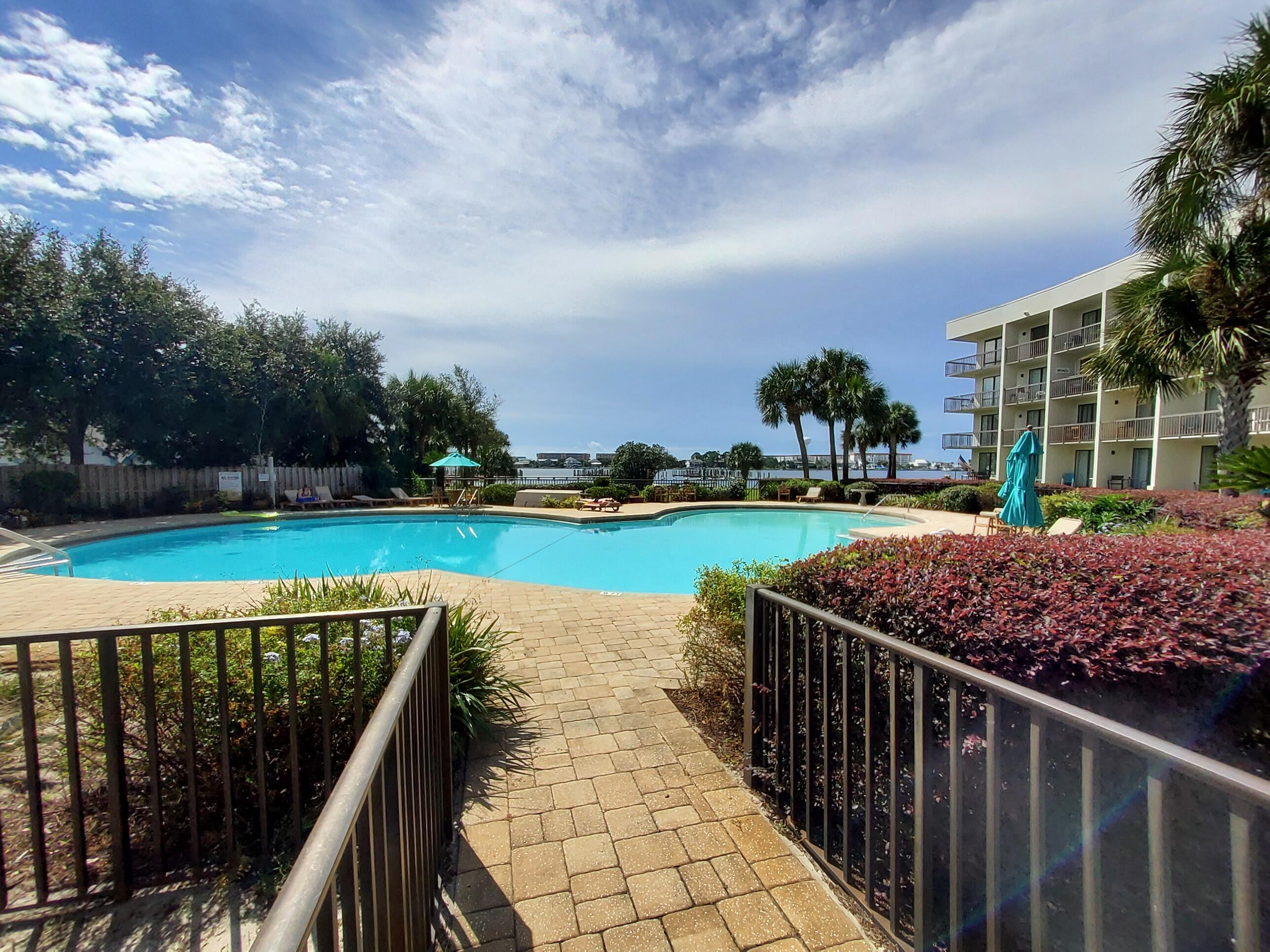 PIRATES BAY PH 1 - Residential